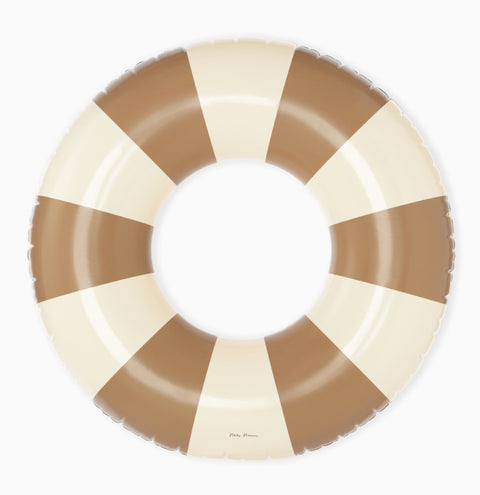 Celene Grand Float in water