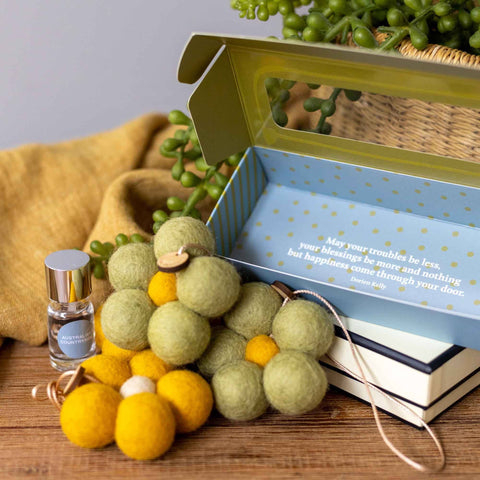 Felt flower freshener gift packaging — birthday or housewarming gift 