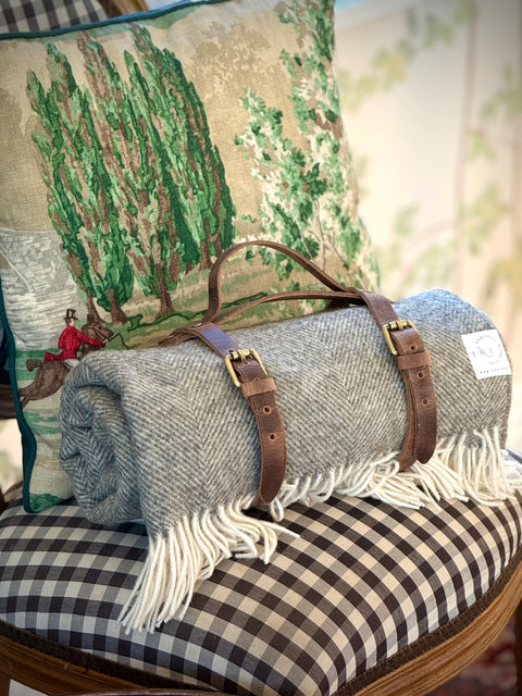 Leather Throw Staps