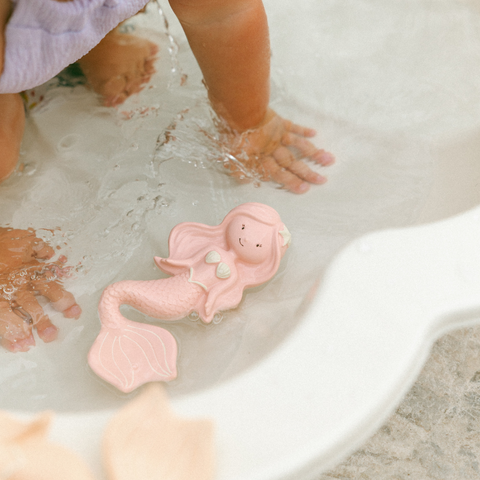 Mermaid teether in bath