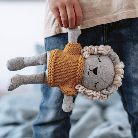 Percy Lion Soft Toy detail